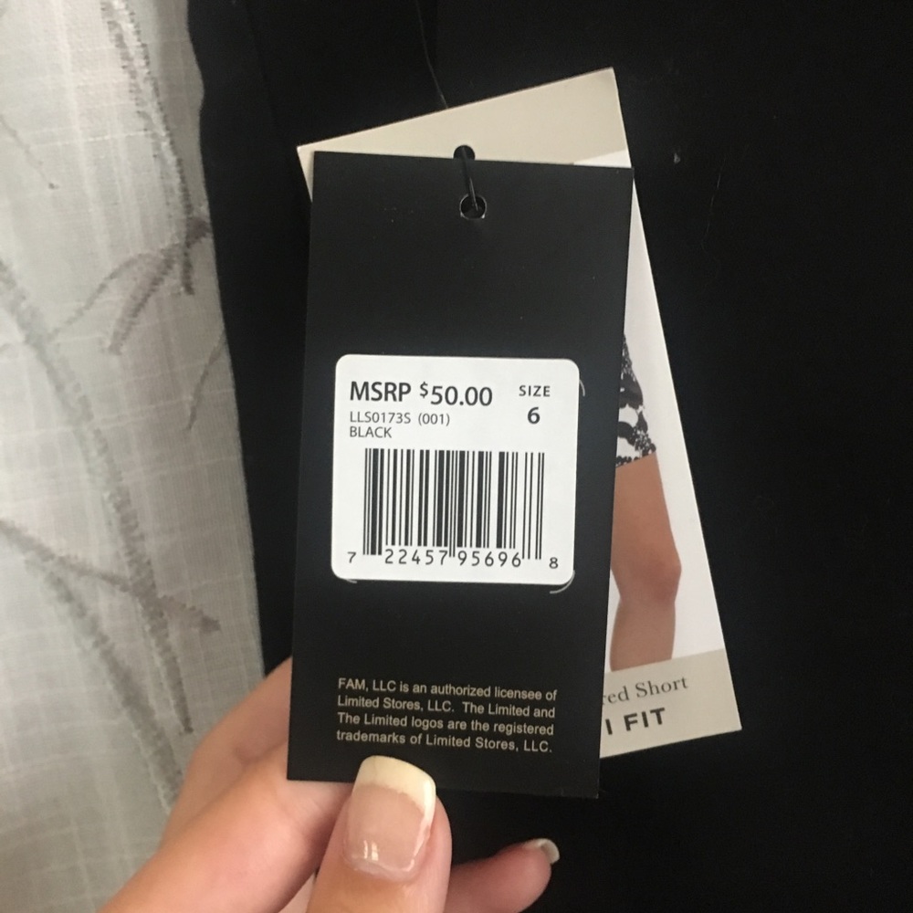 basic tailored shorts - Picture 3 of 4